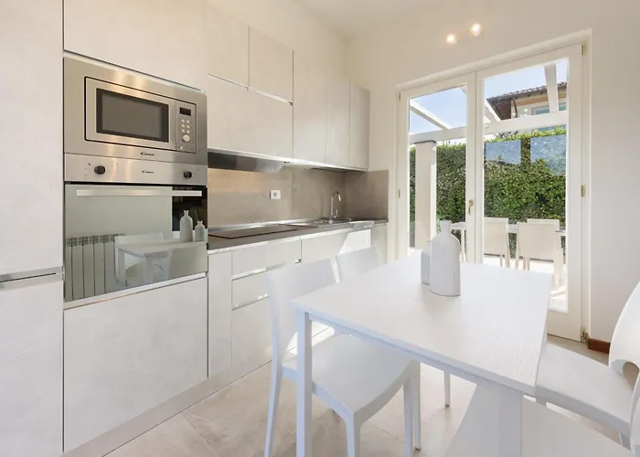 Golden Luxe - In Centro A Dei Marmi Con Parcheggio * 马尔米堡