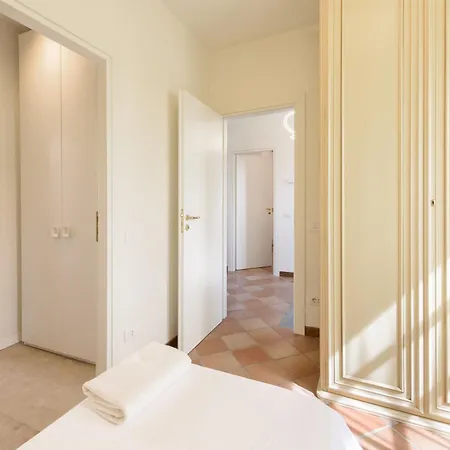 Esclusiva In Pieno Centro A Dei Marmi Villa