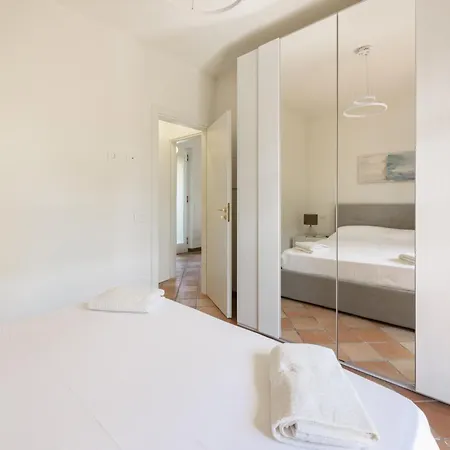 Esclusiva In Pieno Centro A Dei Marmi Villa
