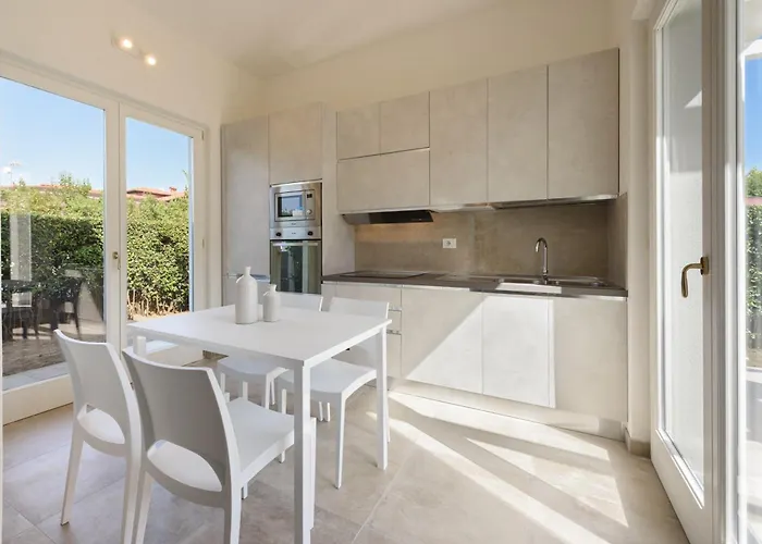 Villa Golden Luxe - In Centro A Dei Marmi Con Parcheggio *